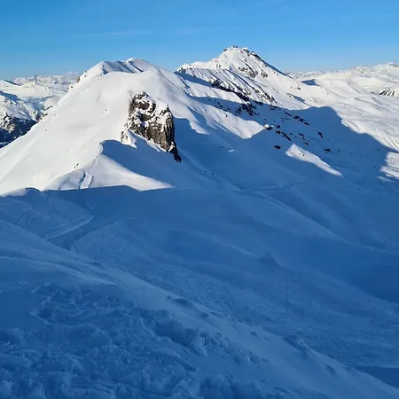 Fewo D'Rock Arosa-Perfect For Party Lovers-Located Above A Bar & Club (Adults Only) Apartment Arosa