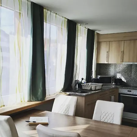 Fewo D'Rock Arosa-Perfect For Party Lovers-Located Above A Bar & Club (Adults Only) Apartment *