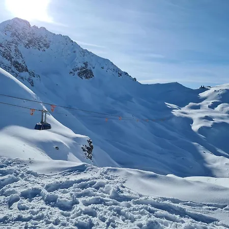Apartment Fewo D'Rock Arosa-Perfect For Party Lovers-Located Above A Bar & Club (Adults Only) *