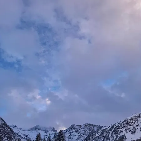 Fewo D'Rock Arosa-Perfect For Party Lovers-Located Above A Bar & Club (Adults Only) Arosa