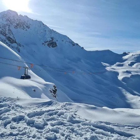 Fewo D'Rock Arosa-Perfect For Party Lovers-Located Above A Bar & Club (Adults Only) Apartment *