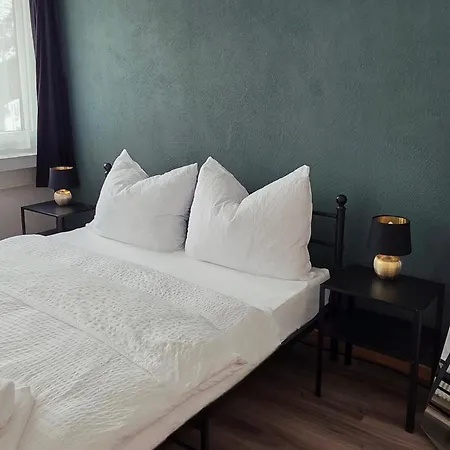 Fewo D'Rock Arosa-Perfect For Party Lovers-Located Above A Bar & Club (Adults Only) Apartment
