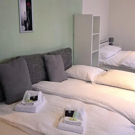 Apartment Fewo D'Rock Arosa-Perfect For Party Lovers-Located Above A Bar & Club (Adults Only) *